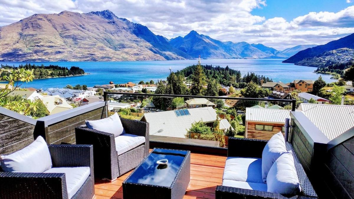 Stunning Home With Amazing Wakatipu Lake Views Queenstown Zewnętrze zdjęcie