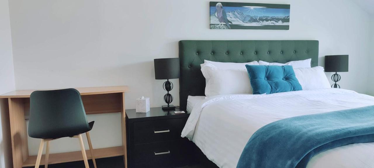 Stunning Home With Amazing Wakatipu Lake Views Queenstown Zewnętrze zdjęcie